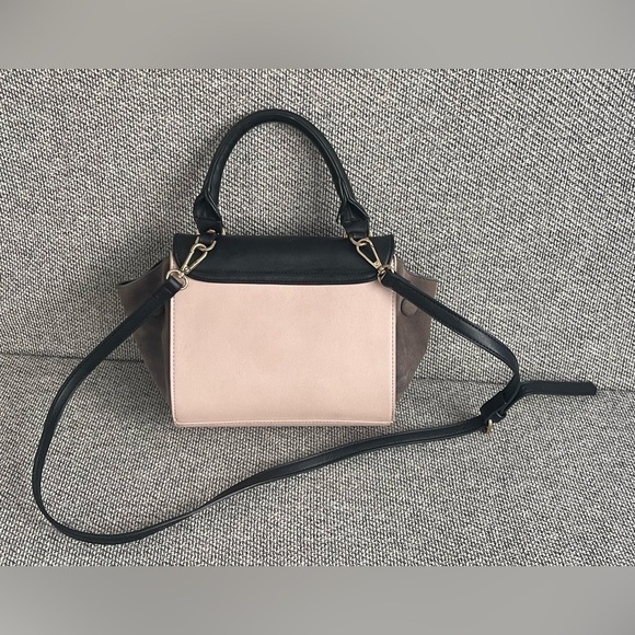 Elegant Black and Pink Satchel with Gold Accent - Picture 16 of 16